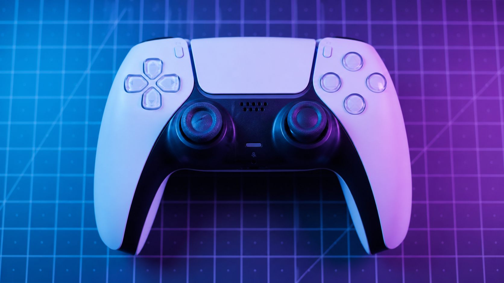 DualSense Controller mit gut sichtbaren Analogsticks